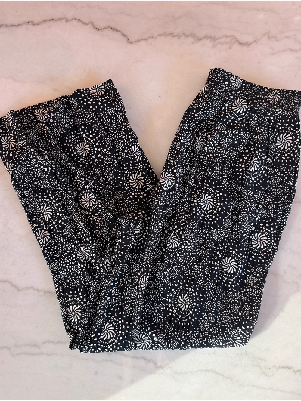 Halogen Black and White Swirl Print Flowy Pants with pockets.